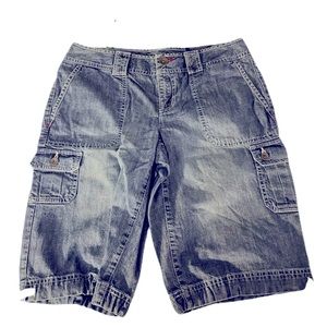 NWT  Women’s Tommy Hilfiger Women’s Capri jean
